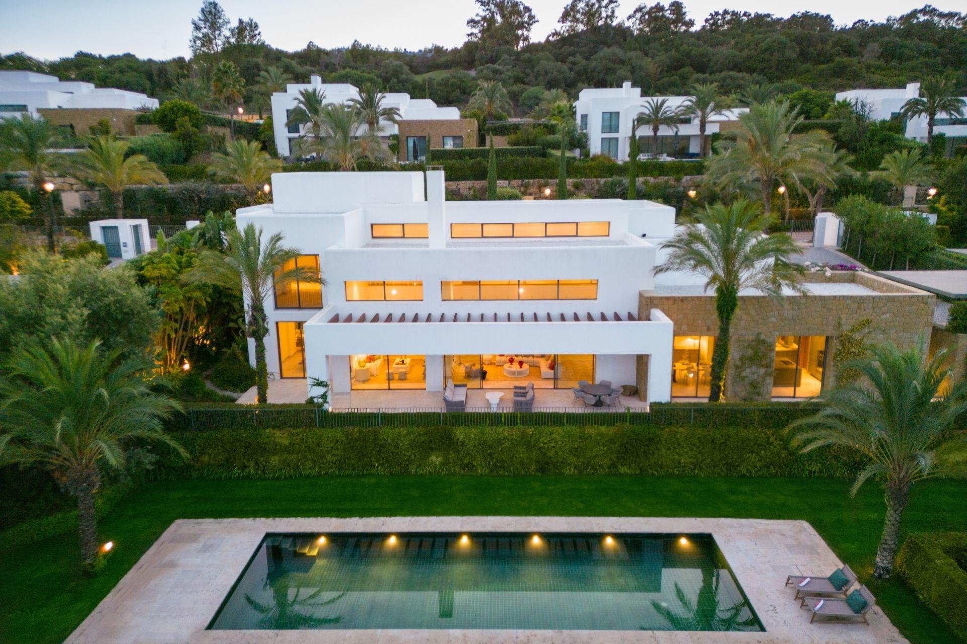 Új építésű - Villa -
Casares - Pedregales
