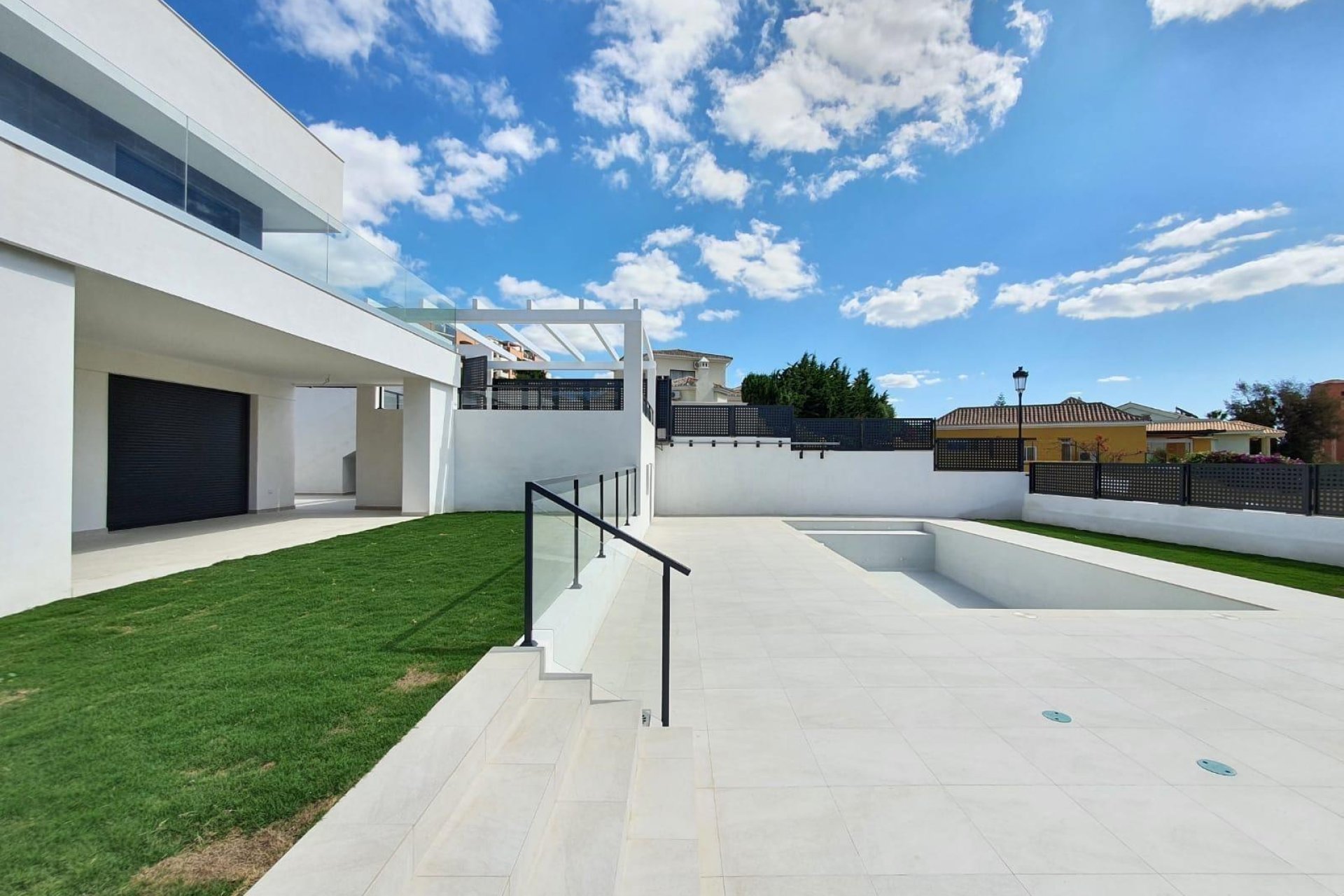 Új építésű - Villa -
Manilva - La Duquesa