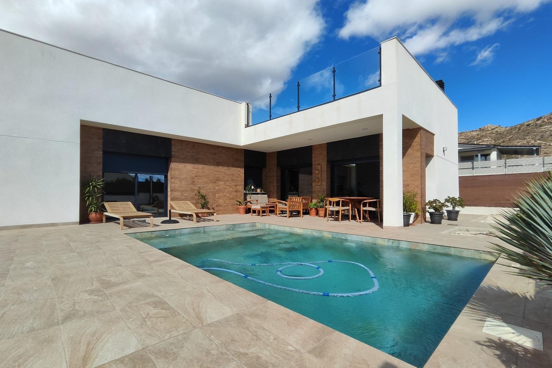 Új építésű - Villa -
Pinoso - Lel
