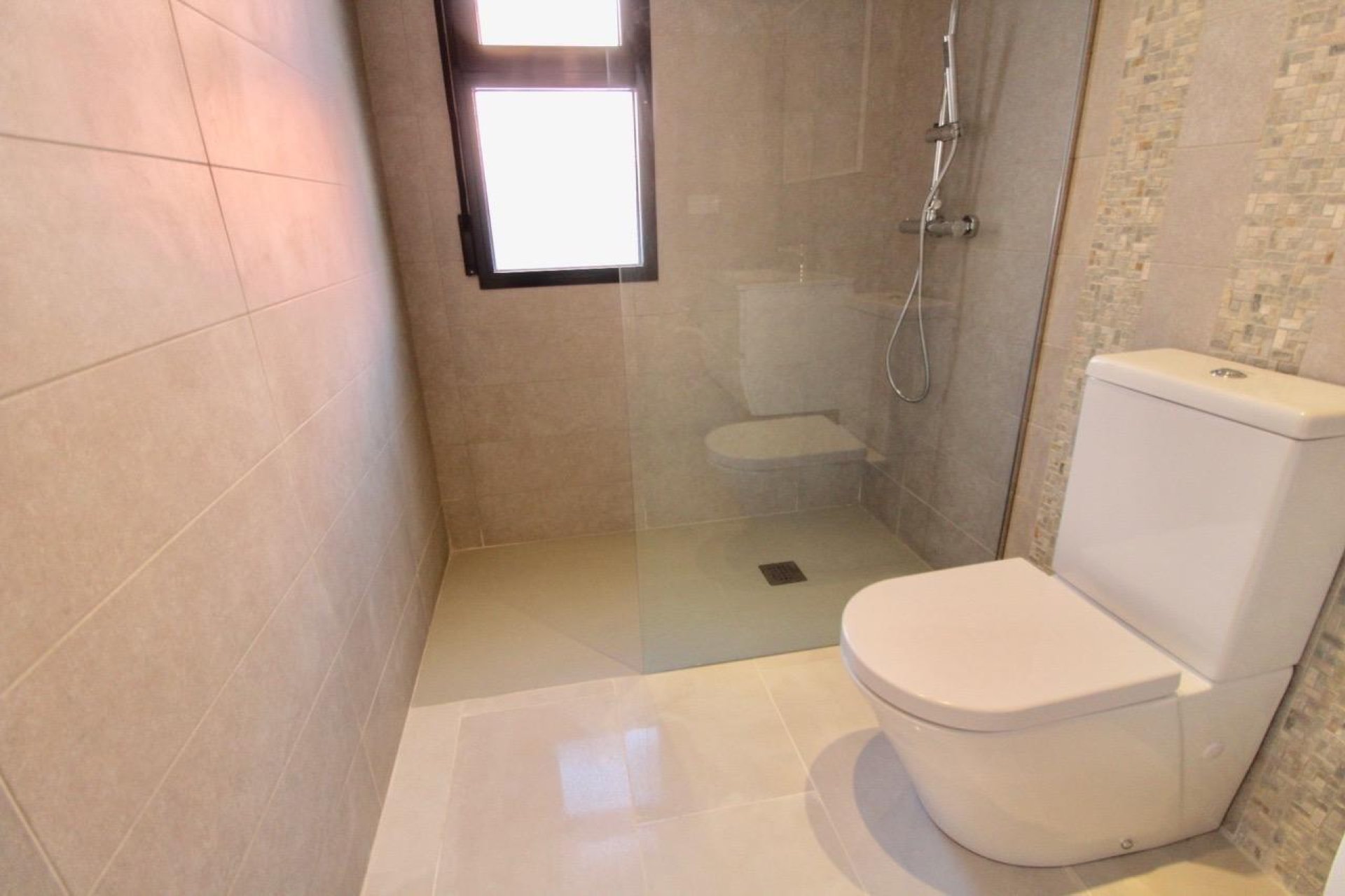 Új építésű - Villa -
Pinoso - Lel