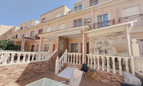 Vilă / Casă semi-detașată - Revânzare - Orihuela Costa -
                La Zenia