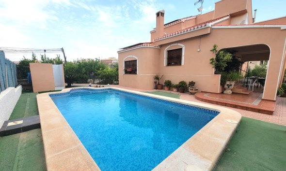 Vilă - Revânzare - Torrevieja -
                Aguas Nuevas