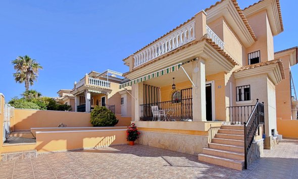 Villa - Használt Ingatlanok - Orihuela -
                Inland