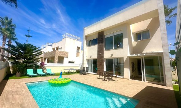 Villa - Használt Ingatlanok - Torrevieja -
                Miramar - Torre Del Moro
