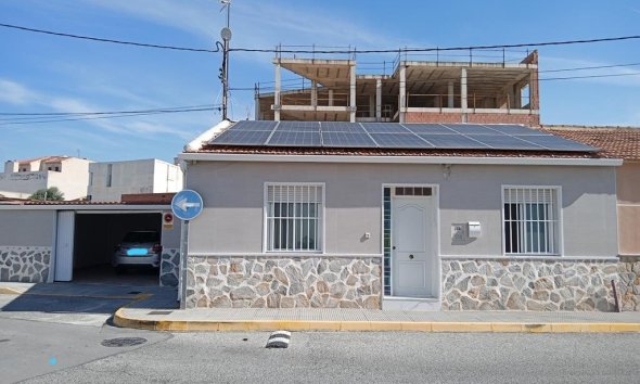 Villa / Jumelée - Revente - Los Montesinos -
                PUEBLO CENTRO