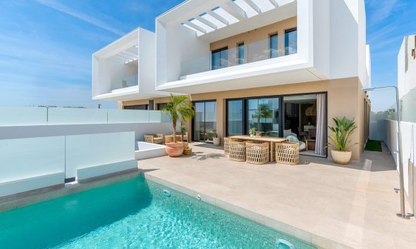 Villa - Nouvelle construction - Dolores -
                Sector 3