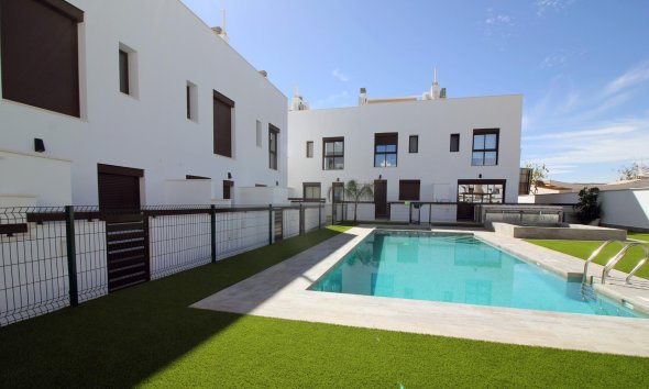 Villa - Obra nueva - Pilar de la Horadada -
                parque Andromeda