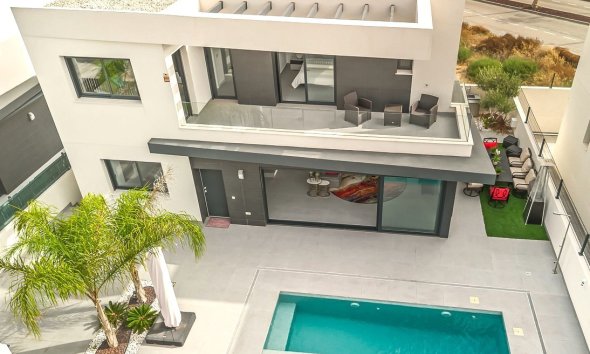 Villa - Resale - Algorfa -
                Inland