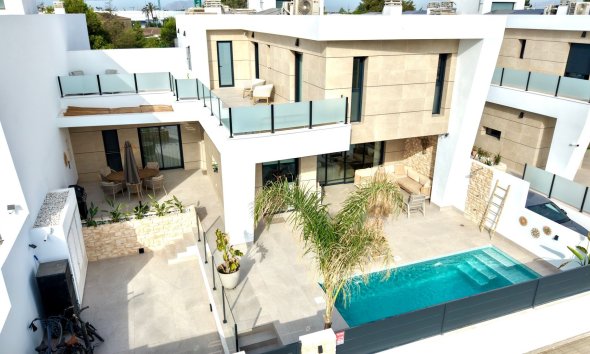 Villa - Resale - Dolores -
                Costa Blanca