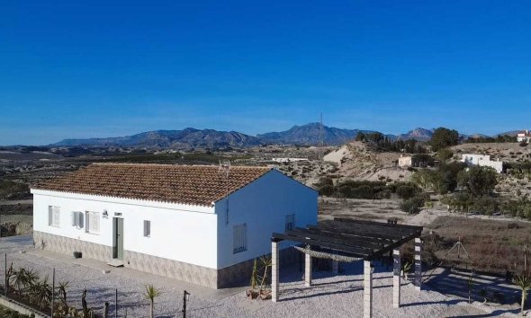 Villa - Resale - Fortuna -
                Inland