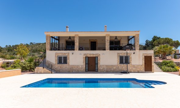 Villa - Resale - La Romana - Inland