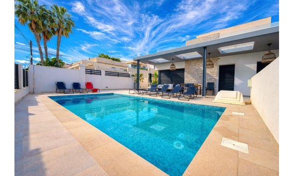 Villa - Resale - Los Balcones -
                Costa Blanca