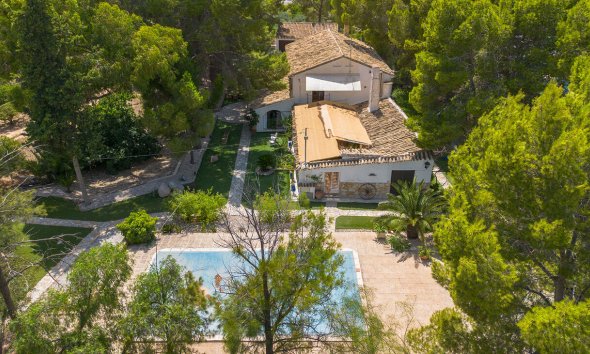 Villa - Resale - Mula -
                Mula