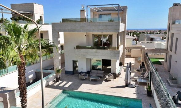 Villa - Resale - Orihuela Costa -
                Villamartín