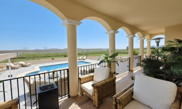 Villa - Resale - Pinoso -
                Inland