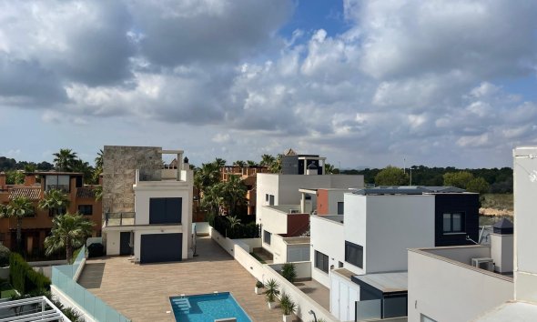 Villa - Resale - San Miguel de Salinas -
                Altos De San Miguel