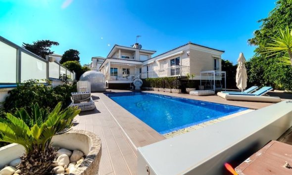 Villa - Resale - Torrevieja - Torre La Mata