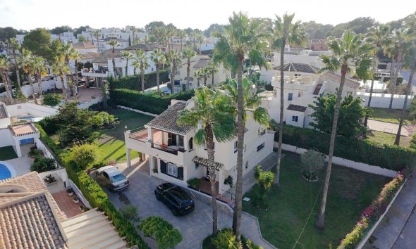 Villa - Resale - Villamartin -
                Costa Blanca