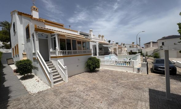 Villa - Resale - Villamartin -
                Los Dolses