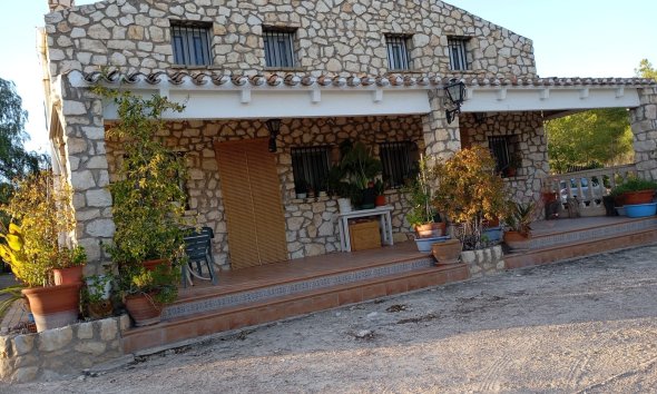 Villa - Resale - Yecla -
                Inland