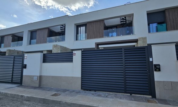 Villa - Revente - Dolores -
                Sector 4