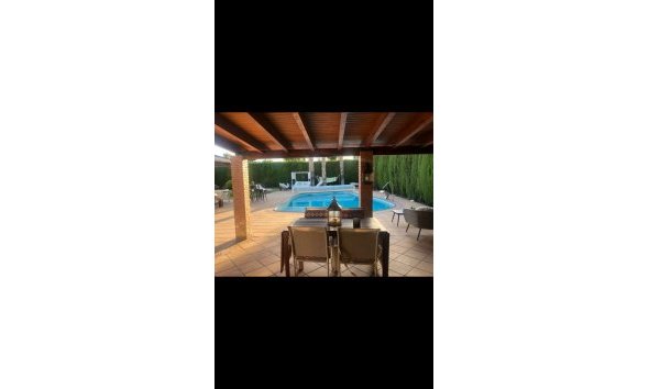 Villa - Revente - Elda -
                Inland