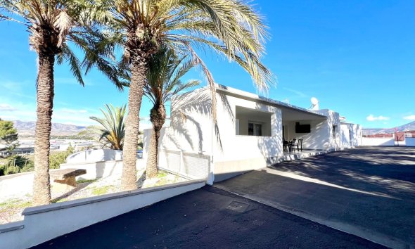 Villa - Revente - Elda -
                Inland