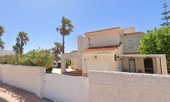 Villa - Revente - La Manga del Mar Menor -
                Costa Calida