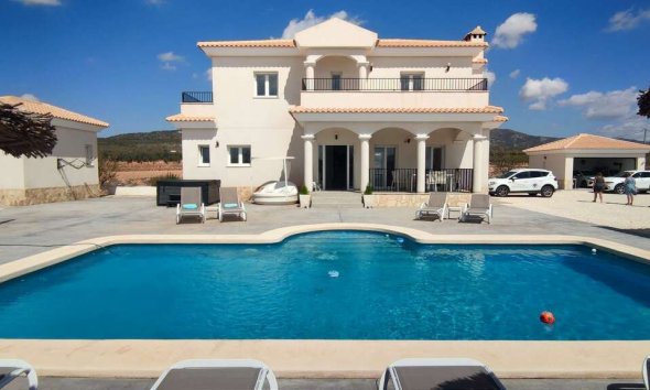 Villa - Revente - Pinoso - Inland