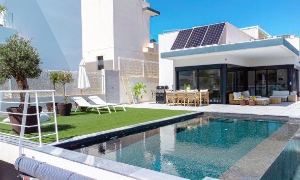 Villa - Revente - San Miguel de Salinas -
                Bellavista