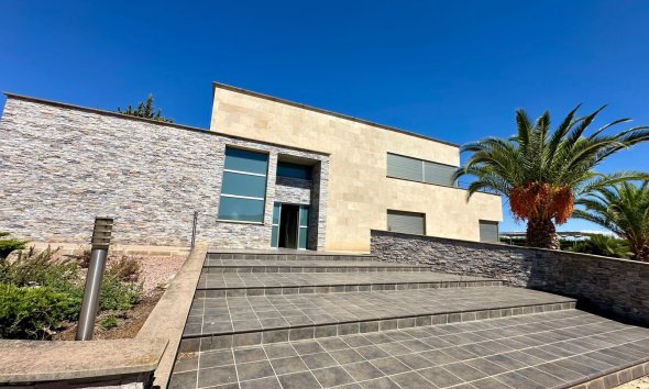 Villa - Revente - Yecla - Inland