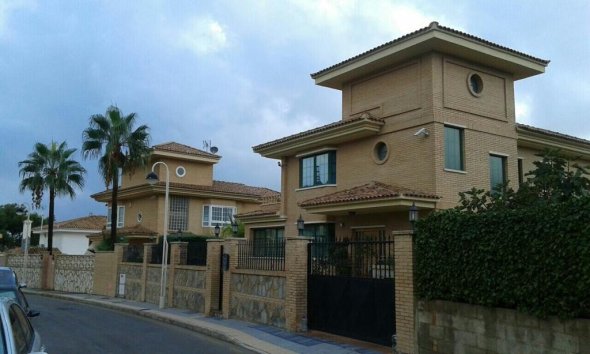 Villa - Segunda mano - Benidorm -
                Costa Blanca