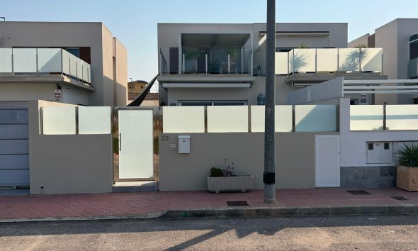 Villa - Segunda mano - Daya Nueva -
                Costa Blanca