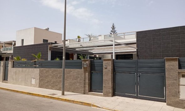 Villa - Segunda mano - Formentera del Segura -
                Costa Blanca
