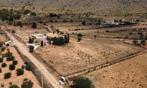 Villa - Segunda mano - Hondón de las Nieves - Inland