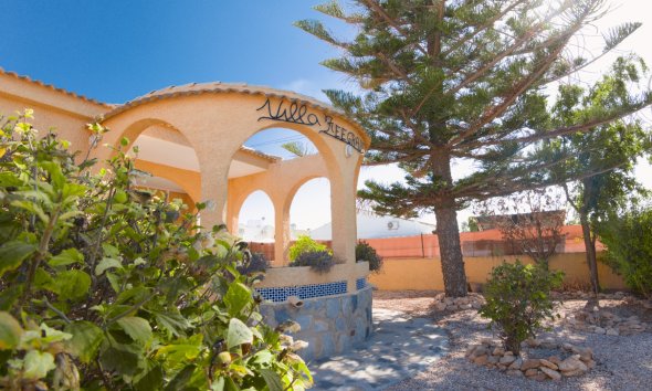 Villa - Segunda mano - La Siesta -
                Costa Blanca