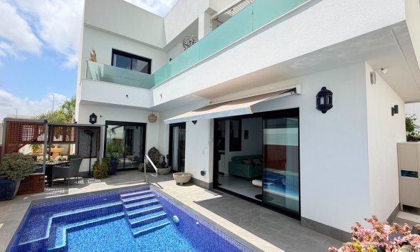Villa - Segunda mano - Los Montesinos -
                Costa Blanca