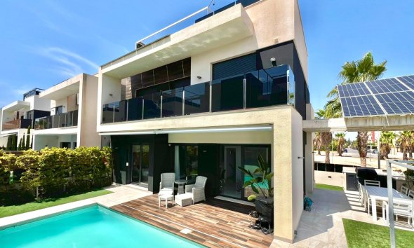 Villa - Segunda mano - Orihuela Costa - Lomas de Cabo Roig