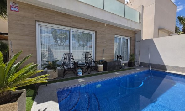 Villa - Segunda mano - Pilar de la Horadada -
                Zona Pueblo