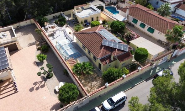 Villa - Segunda mano - Pinar de Campoverde -
                Inland