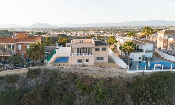 Villa - Segunda mano - Rojales -
                Campo De Golf La Marquesa