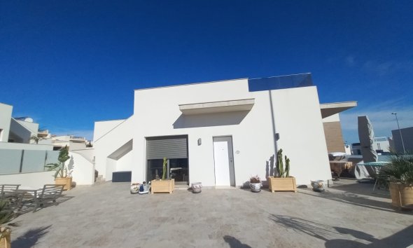 Villa - Segunda mano - San Miguel de Salinas - Inland