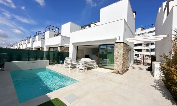 Villa - Segunda mano - Santa Rosalia Resort -
                Inland