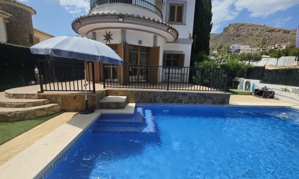 Villa - Segunda mano - Sierra Cortina -
                Inland