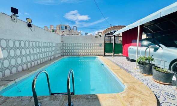 Villa - Segunda mano - Torrevieja -
                Costa Blanca