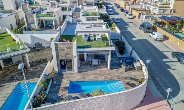 Villa - Segunda mano - Villamartin -
                Costa Blanca