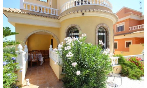 Villa - Segunda mano - Villamartin -
                Costa Blanca