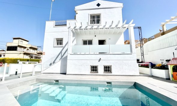 Villa - Segunda mano - Villamartin -
                Costa Blanca