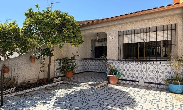 Villa / Semi semi-detached - Resale - Los Alcazares -
                Los Narejos-punta Calera