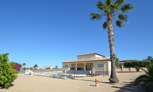 Villa - Wiederverkauf - Campos del Río - Inland